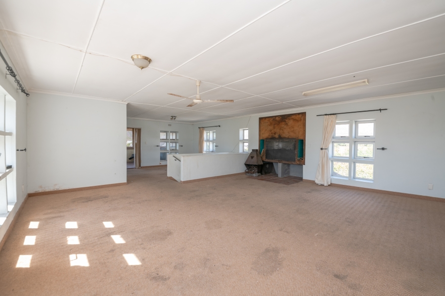 6 Bedroom Property for Sale in Pringle Bay Western Cape